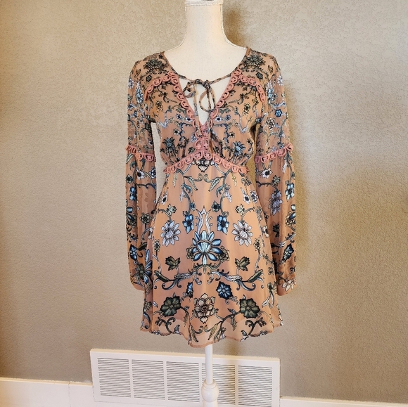For Love & Lemons Saffron Mini Dress Size XS - Picture 3 of 10